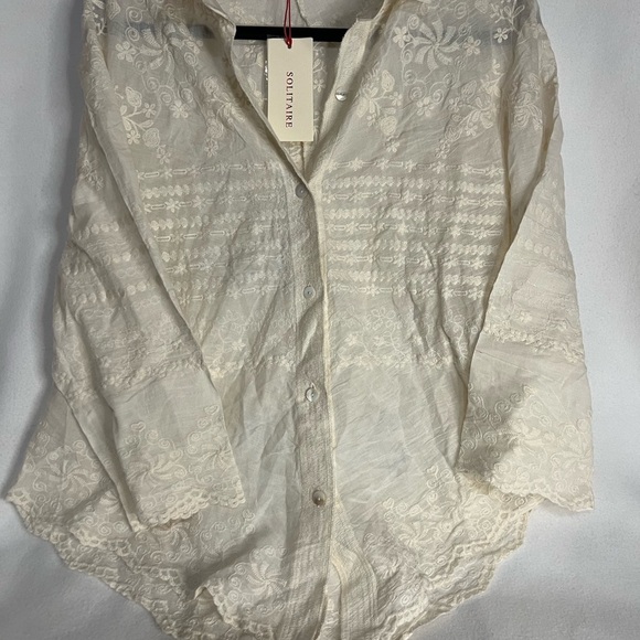 NWT - Solitaire Ivory Tonal Embroidered Button Down Top. Size Large - Picture 6 of 7